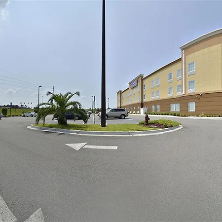 Best Western Plus Brunswick Inn & Suites 